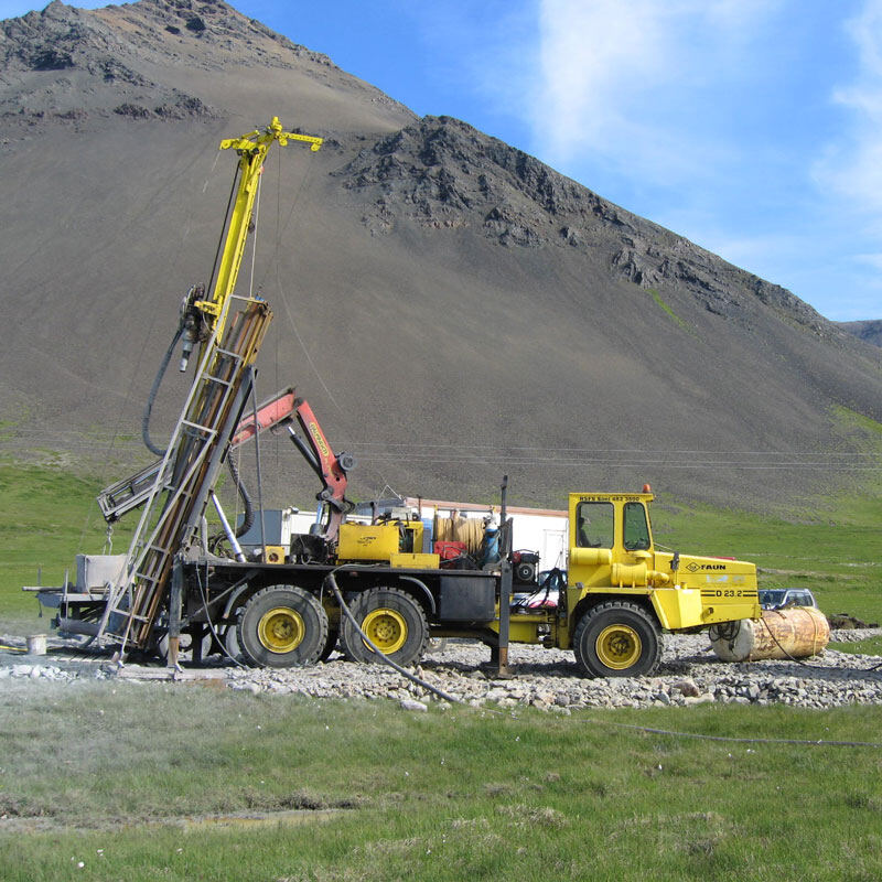 Jarðborinn Trölli að störfum (mynd 4 af 6)